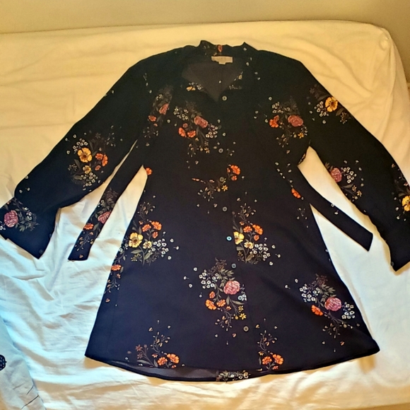 ☆Loft Black Floral Button Up Dress☆ - Picture 4 of 7